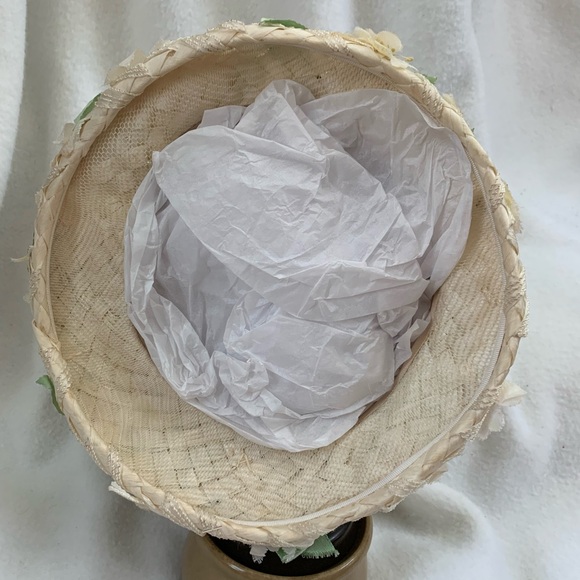Vintage Easter Elegant Cream Floral Hat - Picture 5 of 10